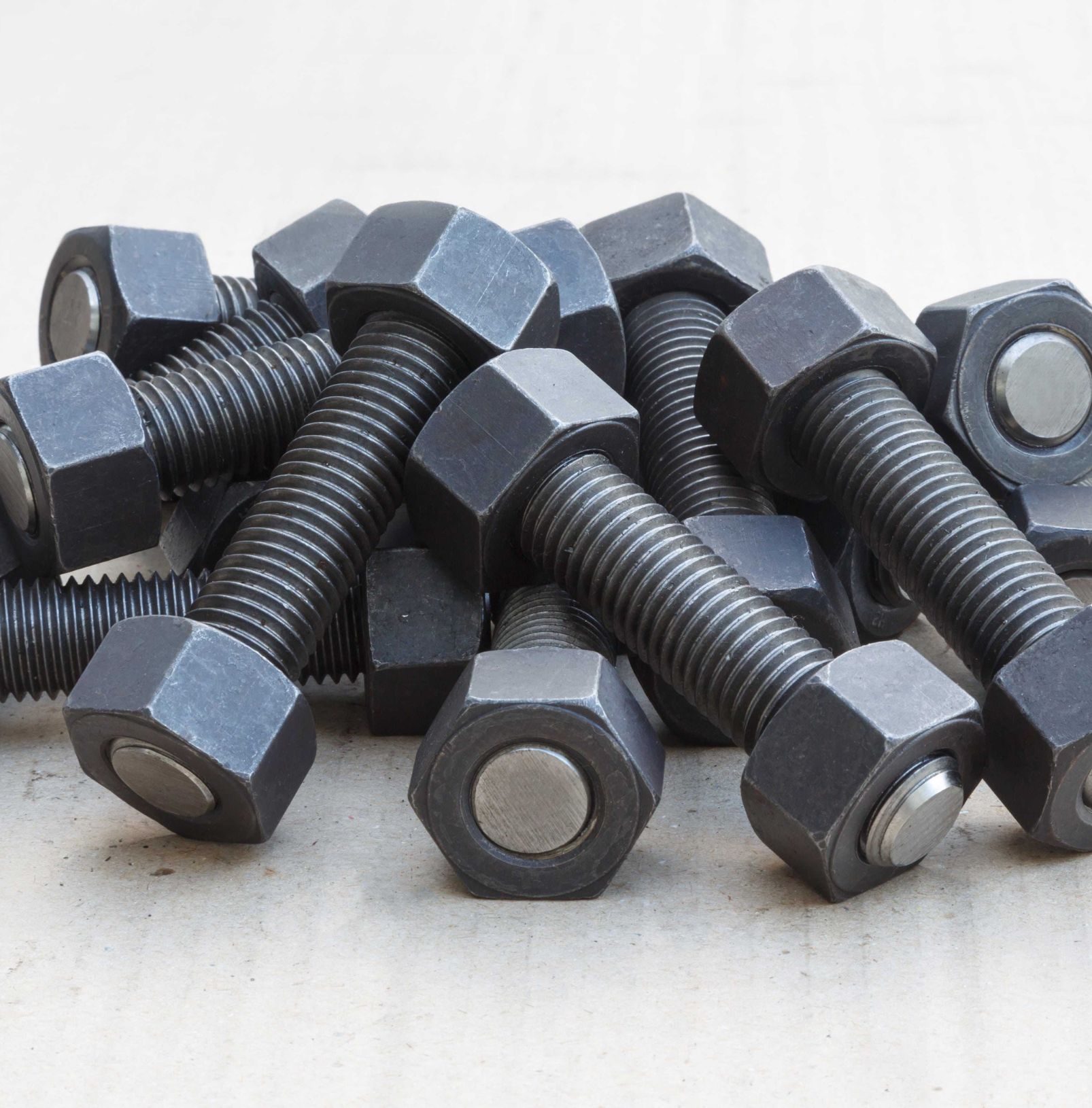 boulons en acier au carbone